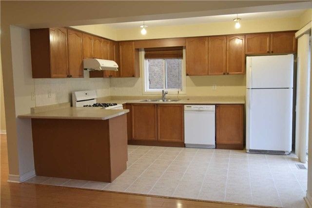 83 Trumpeter St, Toronto, M1B6H1 | Image 3