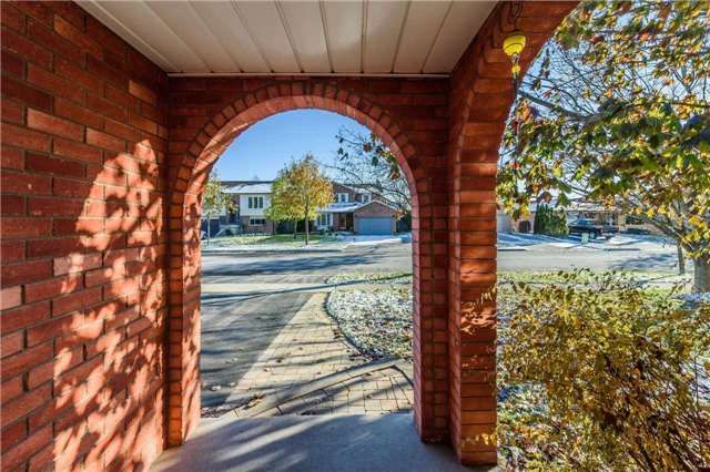 864 Copperfield Dr, Oshawa, L1K1P5 | Image 3