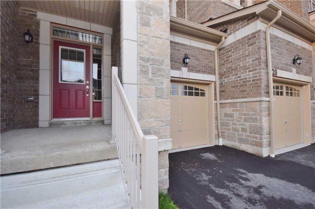 18 Rimrock Cres, Whitby, L1N0E5 | Image 2