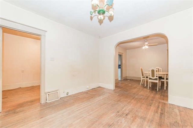 26 Arlington Ave, Oshawa, L1G2N4 | Image 3