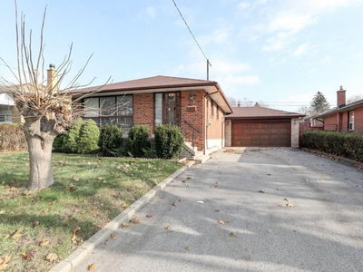Detached House sold at 23 Mozart Avenue, Toronto, Ontario, M1K2W1 - Ionview - MLS: E4002675