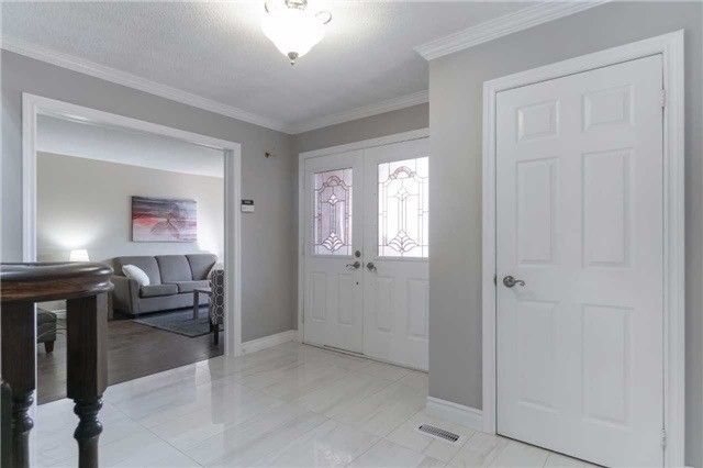 36 Ravenview Dr, Whitby, L1R1Y2 | Image 2