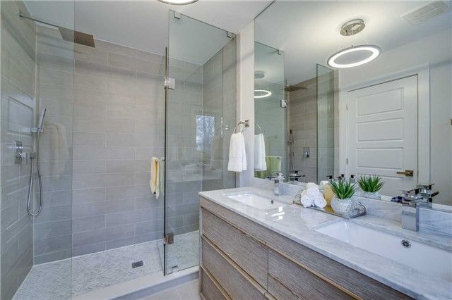 20 Warvet Cres, Toronto, M4B1P3 | Image 2