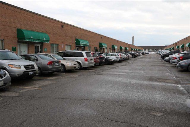 127 - 1895 Clements Rd, Pickering, L1W 3V5 | Image 2