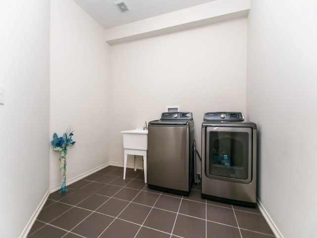 2549 Snow Knight Dr, Oshawa, L1L0K2 | Image 3