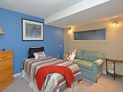 9 Clover Ridge Dr, Ajax - South West image-0-4