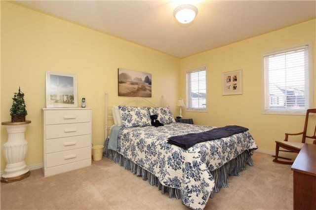 1081 Langford St, Oshawa, L1K2W1 | Image 3