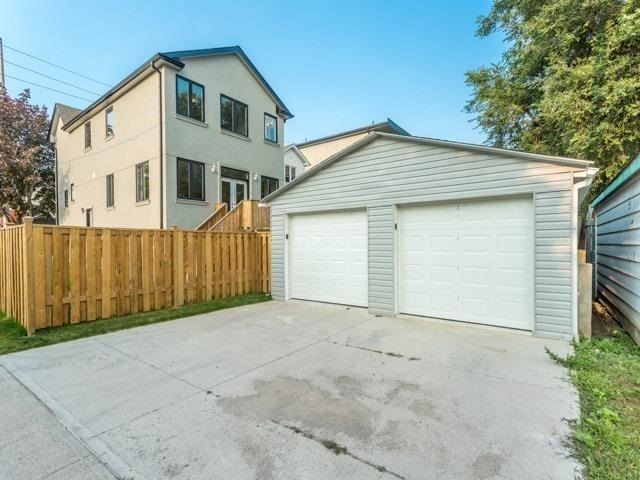 811 Cosburn Ave, Toronto, M4C2V9 | Image 3