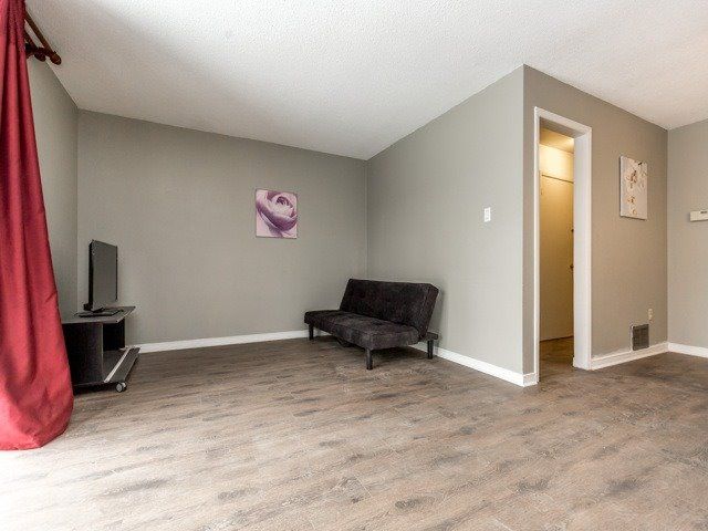 57 - 270 Timberbank Blvd, Toronto, M1W2M1 | Image 3