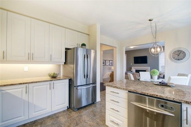 11 Keiffer Crt, Whitby, L1P0A9 | Image 2