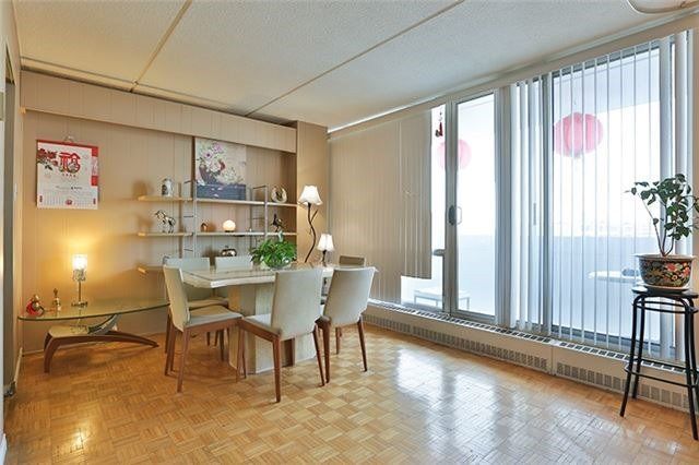 1212 - 2 Glamorgan Ave, Toronto, M1P2M8 | Image 3