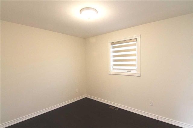 40 Alanbull Sq, Toronto, M1V4M1 | Image 2