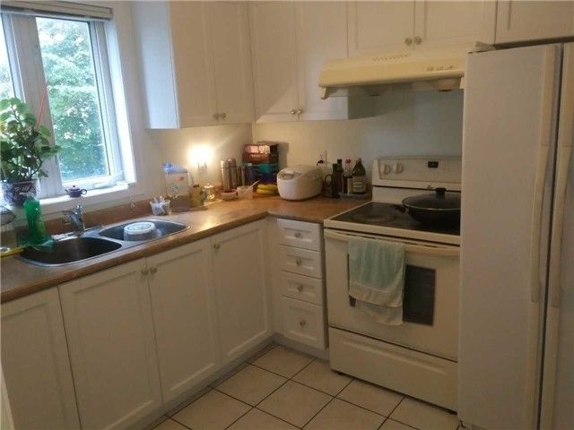 76 Highhill Dr, Toronto, M1T1N7 | Image 3