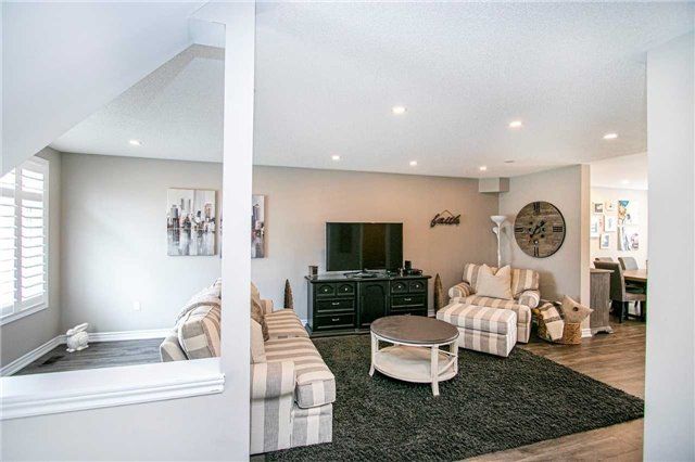 54 Streathern Way, Clarington, L1C3X1 | Image 3