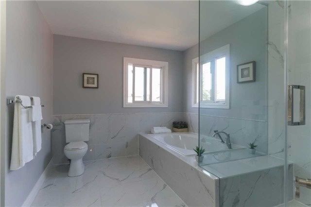 36 Ravenview Dr, Whitby, L1R1Y2 | Image 2