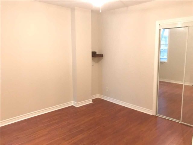 Upper Level leased at Upper-467 Danforth Avenue, Toronto, North Riverdale, M4K1P1 - MLS: E4131027