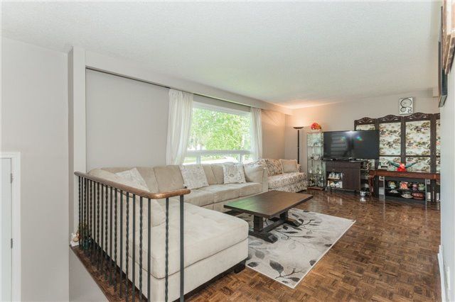 35 Bridley Dr, Toronto, M1V1B1 | Image 2