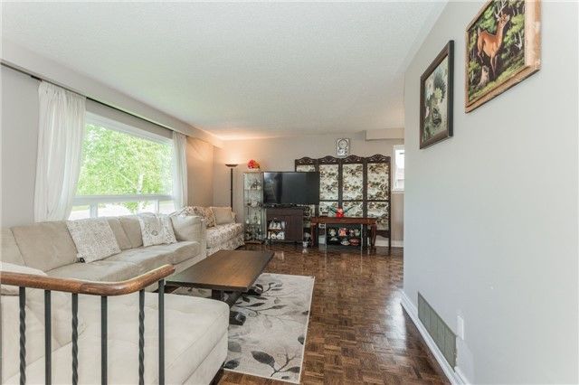 35 Bridley Dr, Toronto, M1V1B1 | Image 3