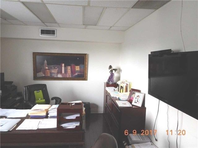 A - 1887 Lawrence Ave E, Toronto, M1R2Y3 | Image 3