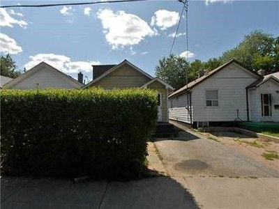 Detached House sold at 10 Emmott Avenue, Toronto, Ontario, M1L2X3 - Oakridge - MLS: E4183536