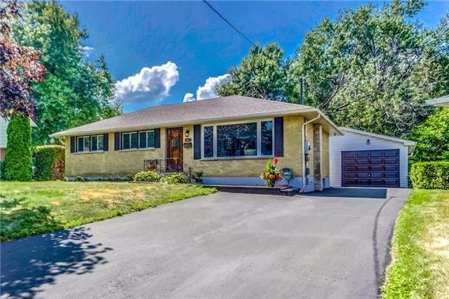 372 Garden Crt, Oshawa, L1J3E4 | Image 2