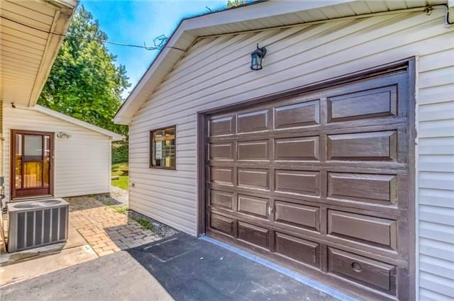 372 Garden Crt, Oshawa, L1J3E4 | Image 3