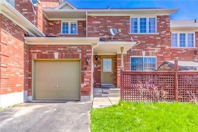 Townhouse sold at 2371 Clearside Court, Pickering, Ontario, L1X2T9 - Brock Ridge - MLS: E4216557