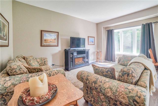 117 Rosehill Blvd, Oshawa, L1J5G8 | Image 3