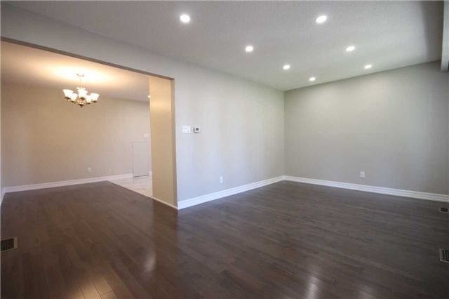 517 Grenfell St, Oshawa, L1J4W7 | Image 3