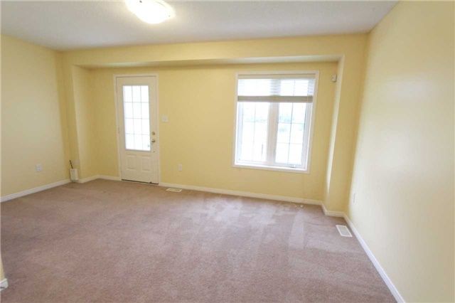 401 Rossland Rd E, Ajax, L1Z0M7 | Image 2