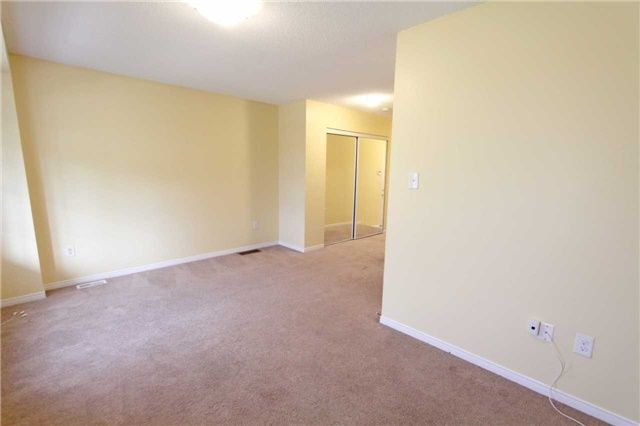 401 Rossland Rd E, Ajax, L1Z0M7 | Image 3