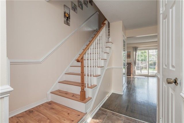 1544 Connery Cres, Oshawa, L1J8G1 | Image 3