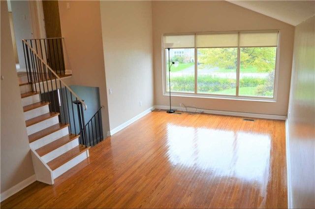 740 Stone St, Oshawa, L1J1A6 | Image 3