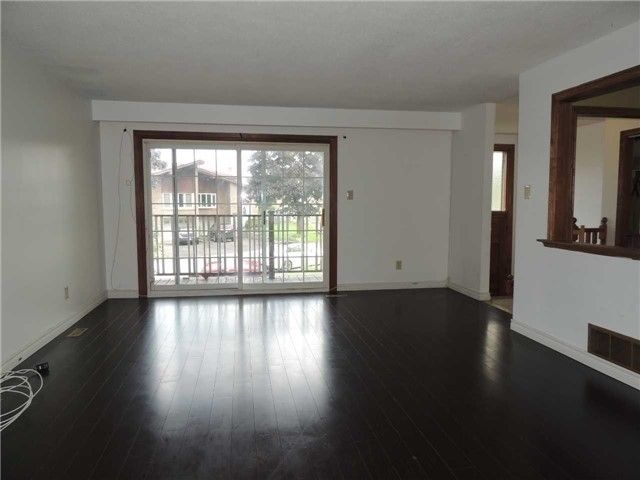 7 Snowhill Cres, Toronto, M1S3T4 | Image 2