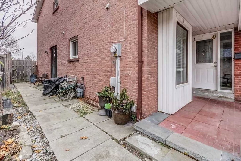 290 Braymore Blvd, Toronto, M1B2H4 | Image 2