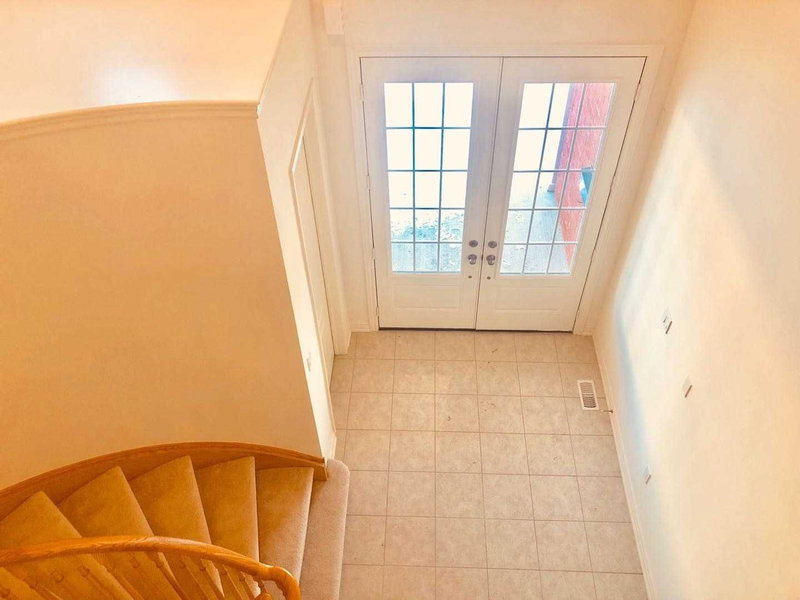 1852 Grandview St N, Oshawa, L1K0A6 | Image 3