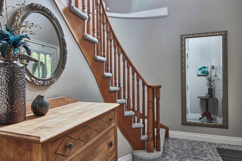 33 Auburn Lane, Clarington, L1E2C3 | Image 2