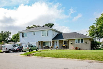 Detached House sold at 38 Cliffside Drive, Toronto, Ontario, M1N1L3 - Birchcliffe-Cliffside - MLS: E4336018