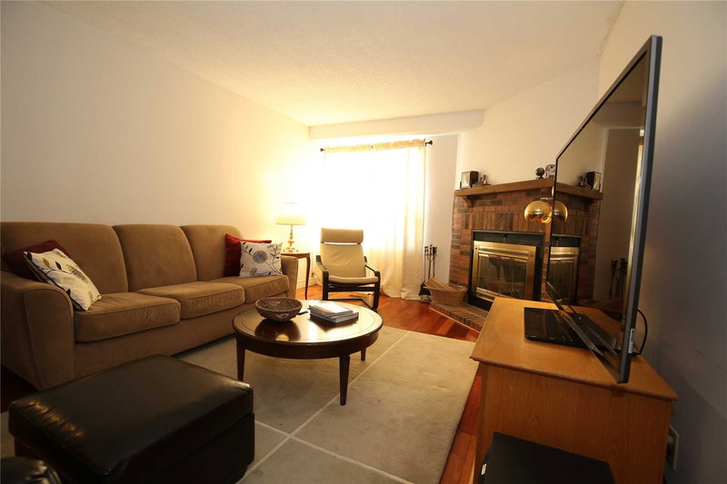 28 Upland Dr, Whitby, L1N8H8 | Image 2