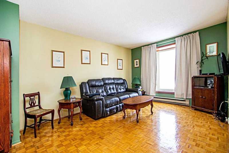 641 Deauville Crt, Oshawa, L1K1R1 | Image 2