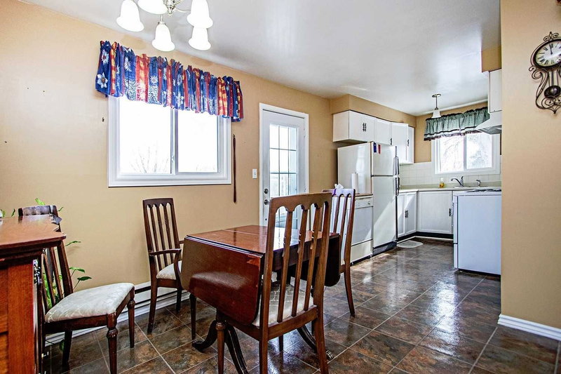 641 Deauville Crt, Oshawa, L1K1R1 | Image 3