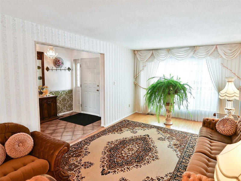 54 Marblemount Cres, Toronto, M1T2H4 | Image 3