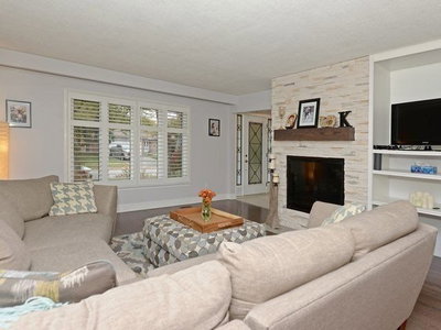 Detached House sold at 117 Clappison Boulevard, Toronto, Ontario, M1C2H3 - Centennial Scarborough - MLS: E4359492