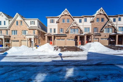 Townhouse sold at 37 Comfort Way, Whitby, Ontario, L1N0K5 - Blue Grass Meadows - MLS: E4369392