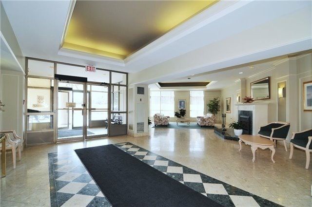 814 - 712 Rossland Rd E, Whitby, L1N9E8 | Image 2