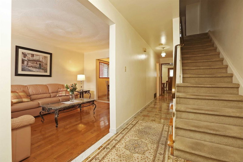 76 Barrington Ave, Toronto, M4C4Z1 | Image 2