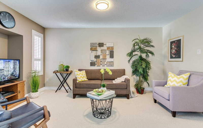 12 Whitewater St, Whitby, L1R2S9 | Image 3