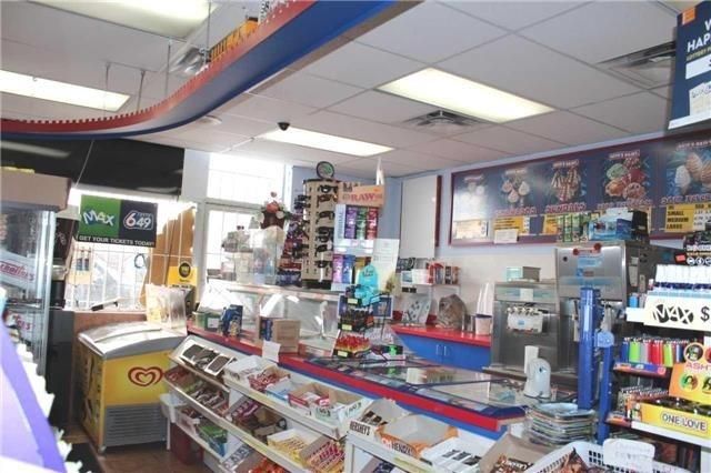 8 Midtown Dr, Oshawa, L1J3Z7 | Image 3