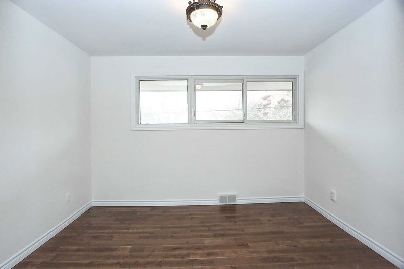 899 Glen St, Oshawa, L1J3T9 | Image 3