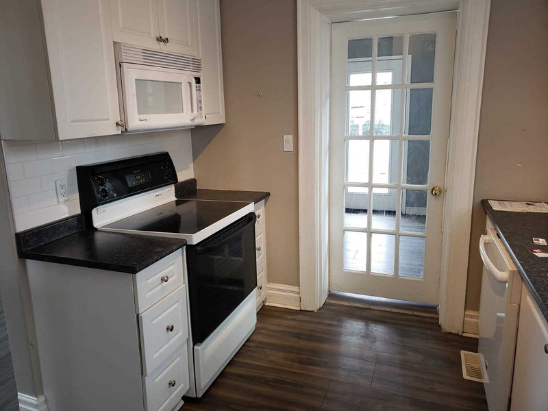 307 Eulalie Ave, Oshawa, L1H2B6 | Image 3